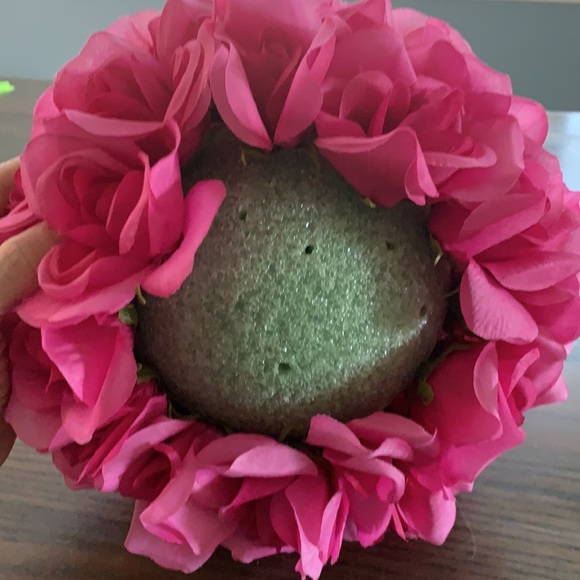 Pink rose topiary - Picture 2 of 3